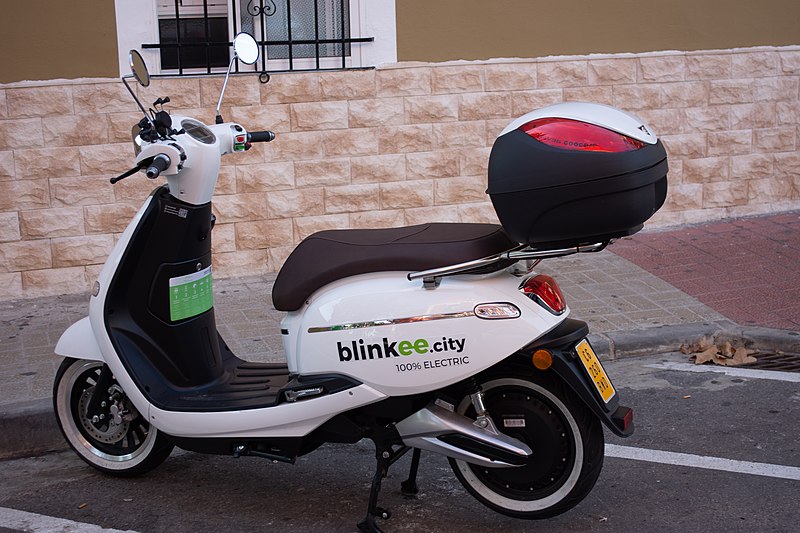 800px Blinkee electric scooter in Burjassot